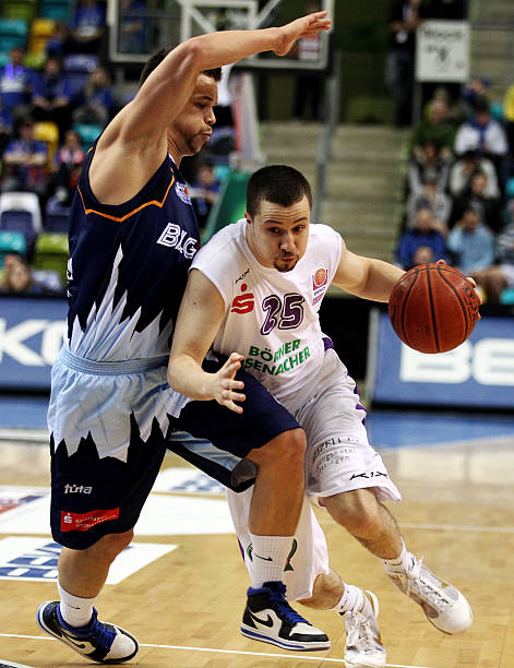 小与巴黎圣 小与巴黎圣