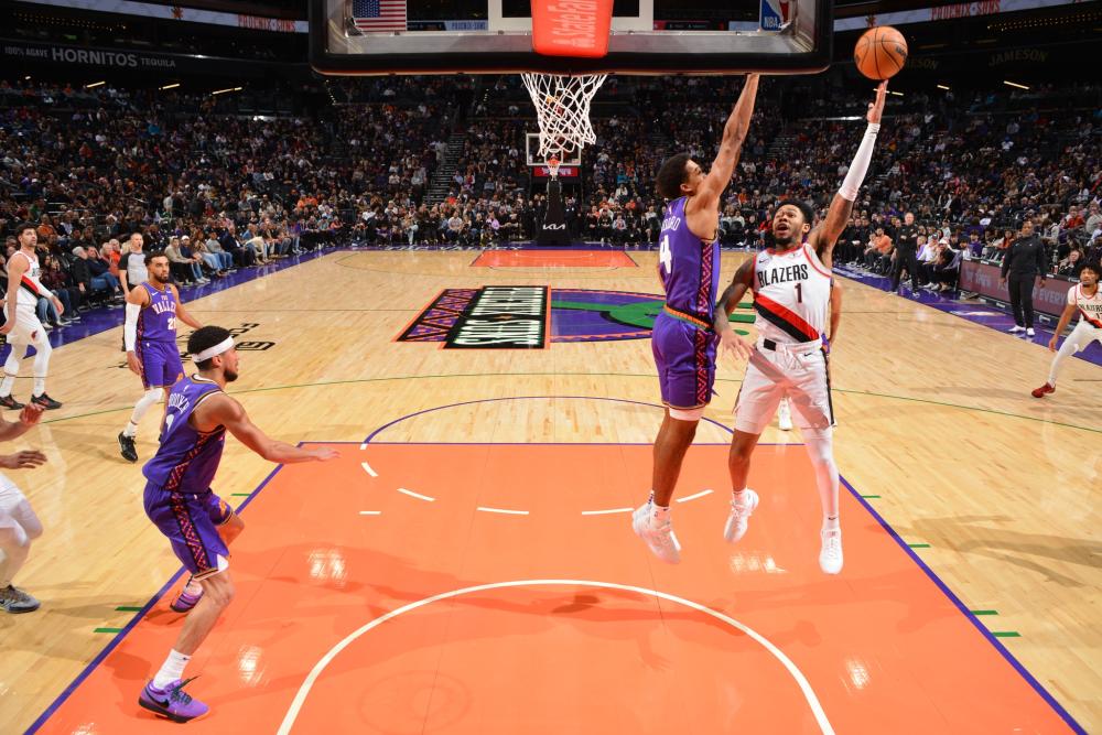 田径——南京室内世锦赛：邢家梁获男子铅球第13名.