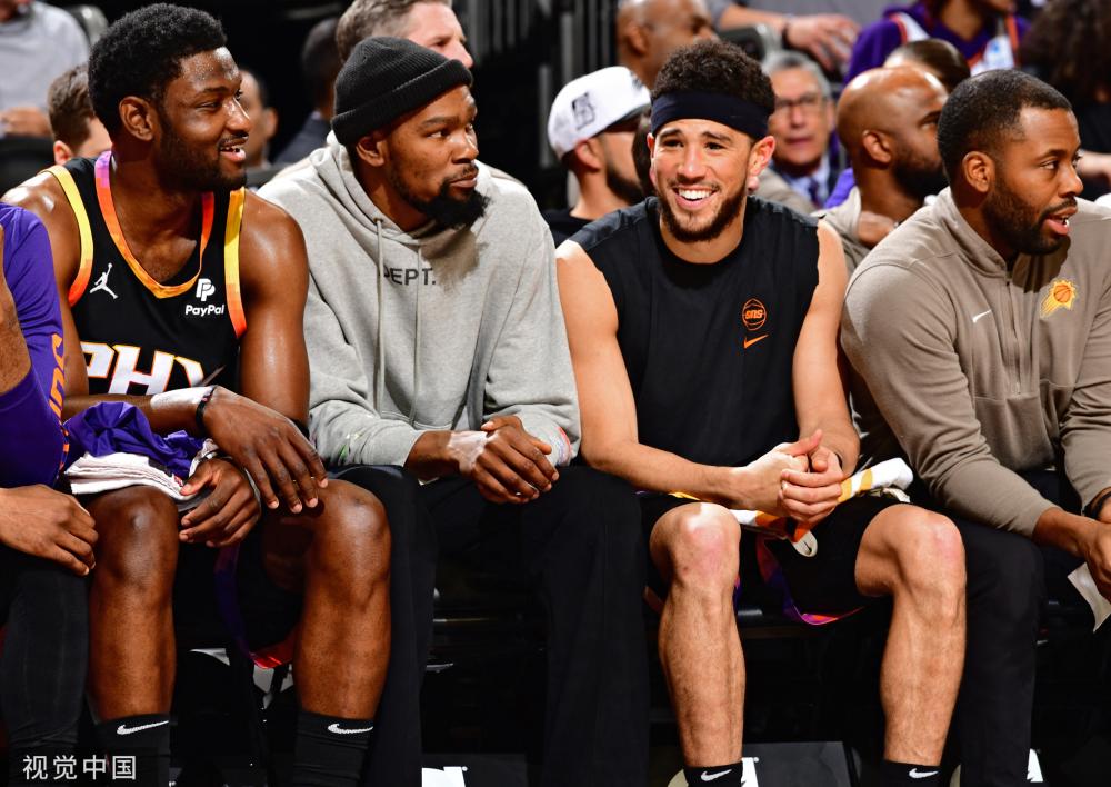 认为C罗应 认为C罗应