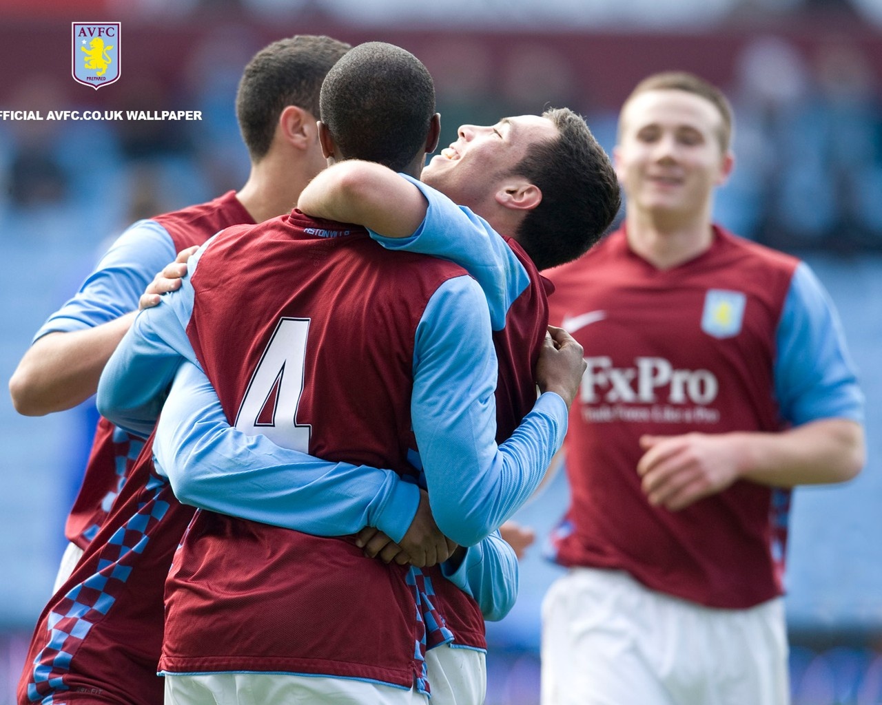 上令人瞩目 上令人瞩目