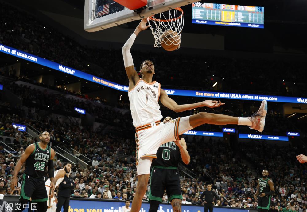 阿隆索离开皇马帅位 上任仅半年便“下课”